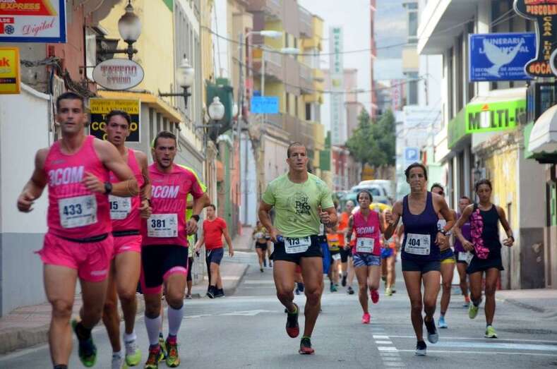 Imagen de archivo de una edición de la Carrera Popular Paco Artiles (Foto TA)